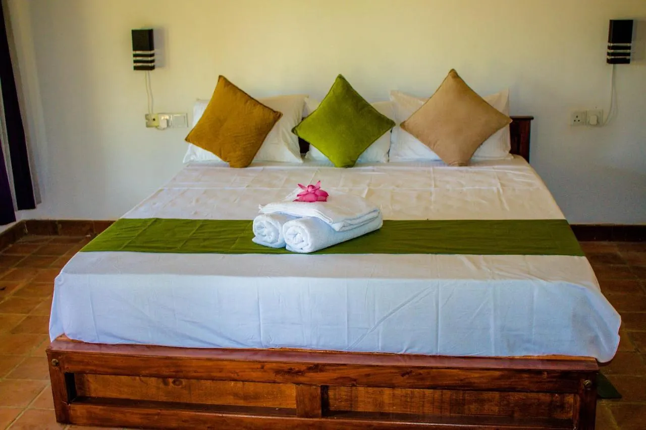 Hotel Tiara Elephant Lodge Habarana